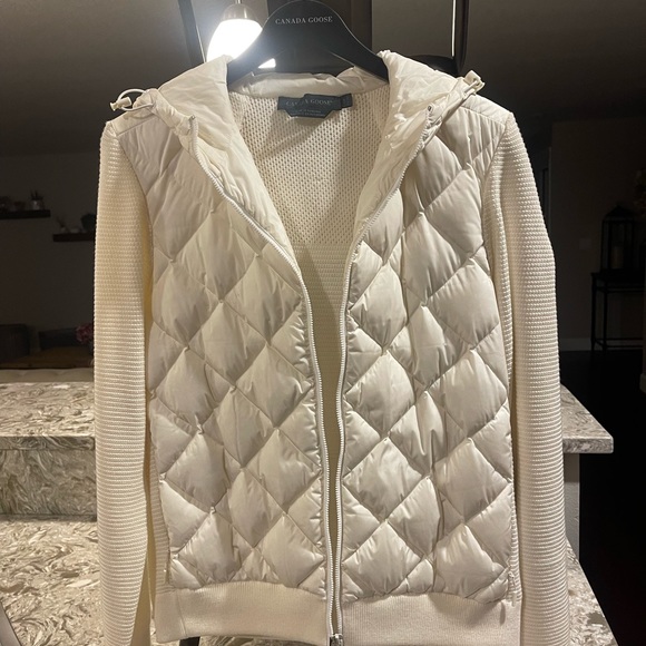 Canada Goose Jackets & Blazers - HyBridge Quilted Hoodie